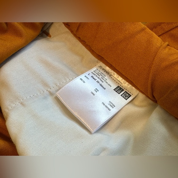 Uniqlo pumpkin orange technical shorts, men’s size Large with built in belt - Picture 3 of 3